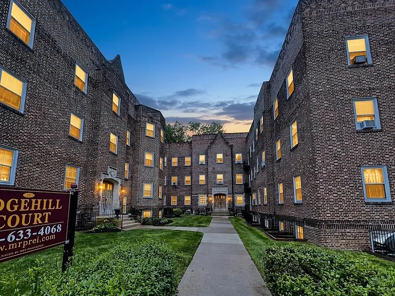 Edgehill Court — Photo 13
