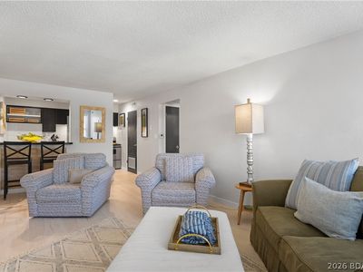 1098 Passover Rd APT 201A, Osage Beach, MO, 65065