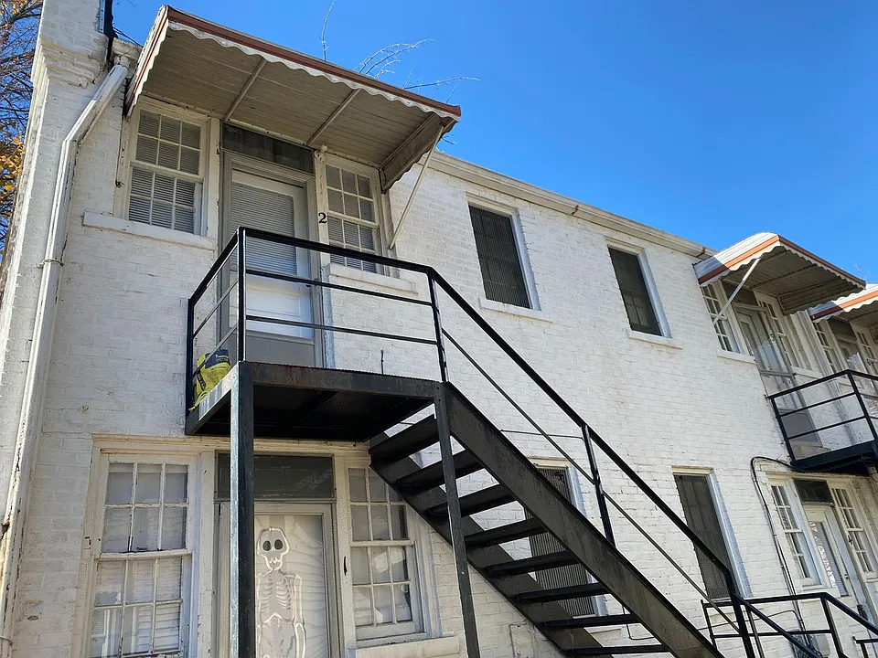 2378 Neil Ave
