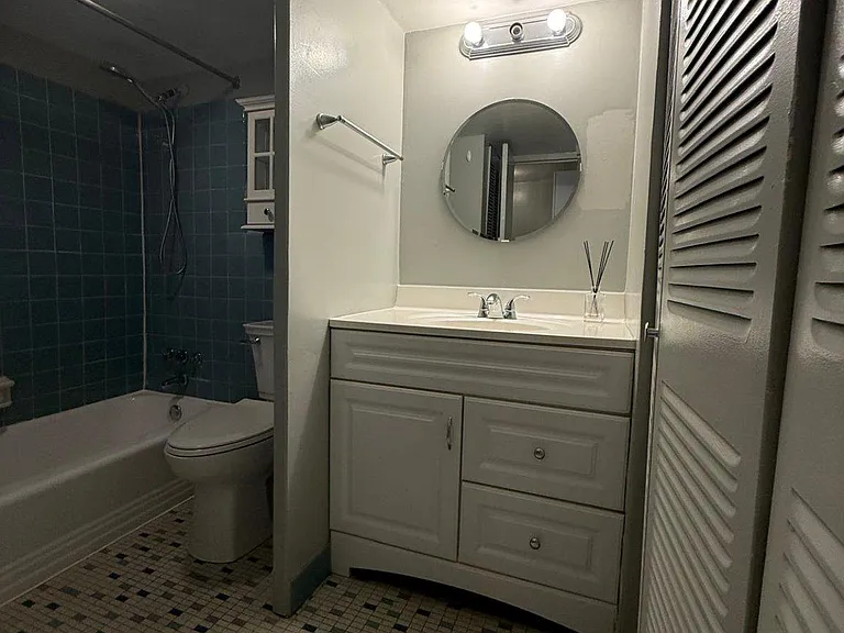922 24th St NW #520 — Photo 9