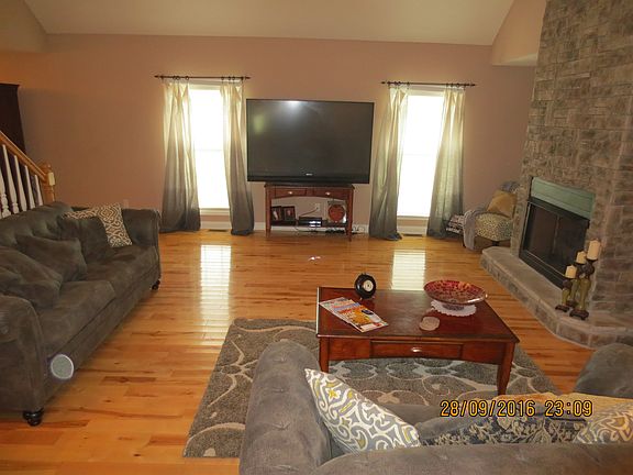3rd image of 208 Shangri La Pl