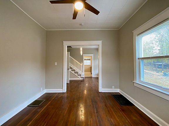 4th image of 3821 E 8th St