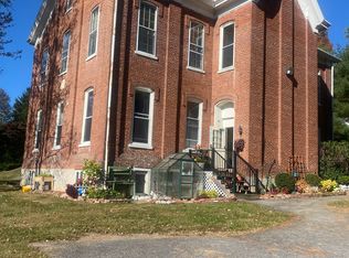 151 Old School Ln #D, Adamstown, PA 19501