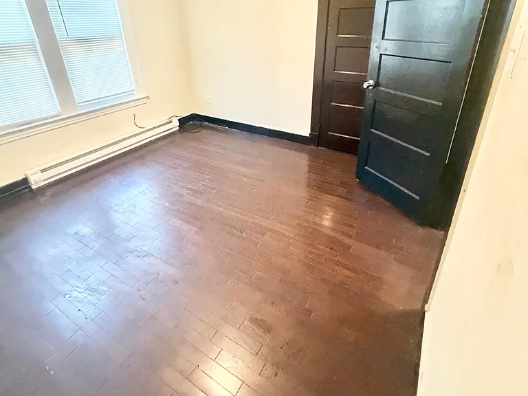 327 Bassett St #2 — Photo 10