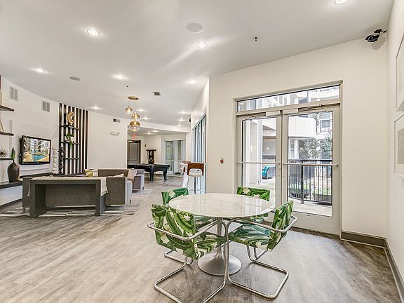 4th image of 2611 Ross Ave APT 4027