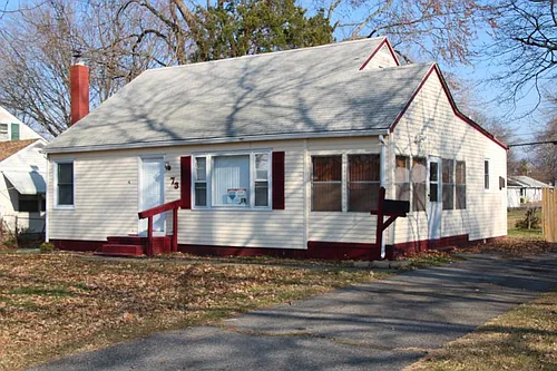 73 Upland Ave Photo 1
