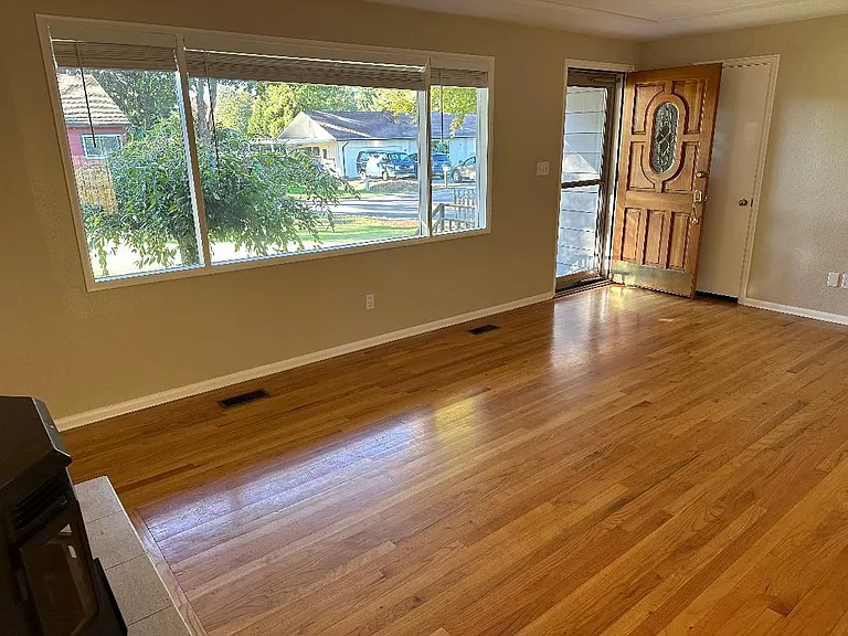 5603 SE Harlene St — Photo 11