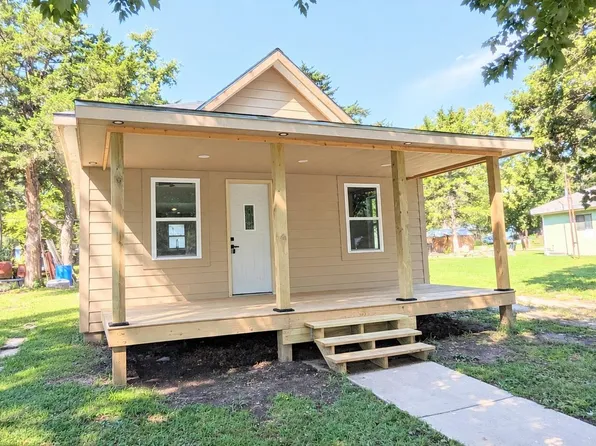 17 Neosho St, Emporia, KS 66801