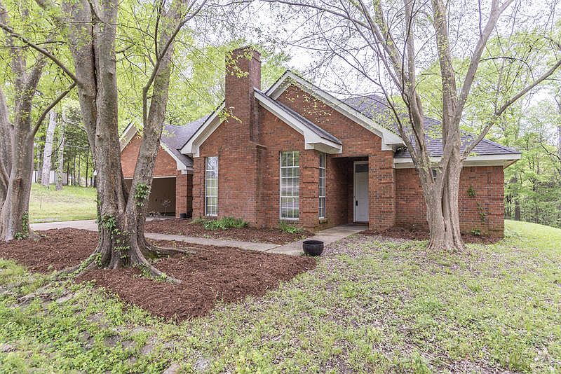 1st image of 211 Apache Dr