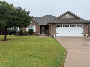 2209 Crooked Oak Dr, Shawnee, OK 74804