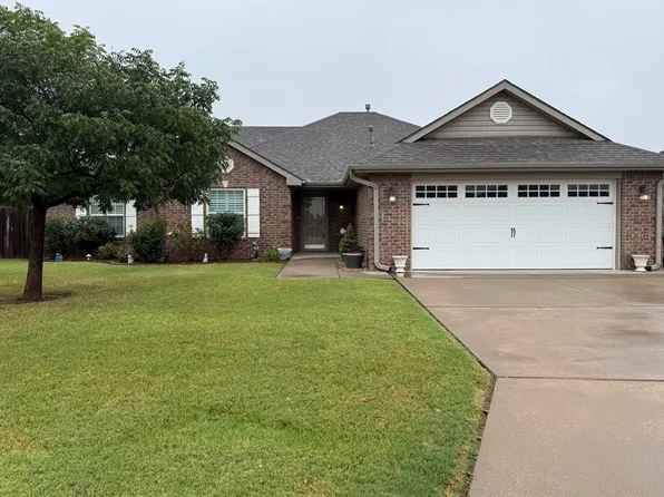 2209 Crooked Oak Dr, Shawnee, OK 74804