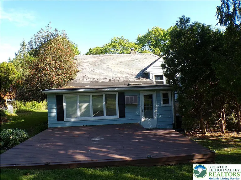 2440 W Livingston St — Photo 33