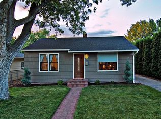 225 SE Scenic View Dr, College Place, WA 99324