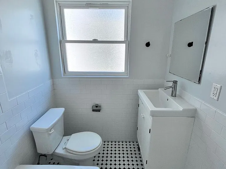 2050 Dracena Dr. — Photo 18
