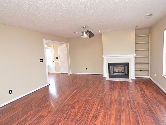 2nd image of 2100 Fortune Hill Ln