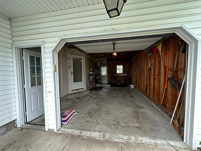 3225 Philmore Ave — Photo 6