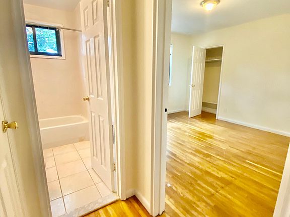 5th image of 11 Keller Ln #1