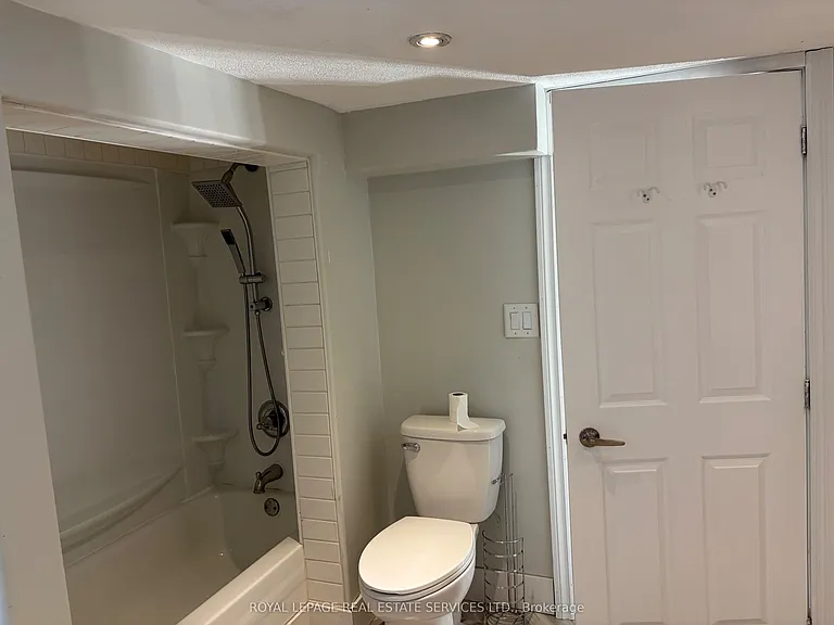 6 Sussex Ave — Photo 14