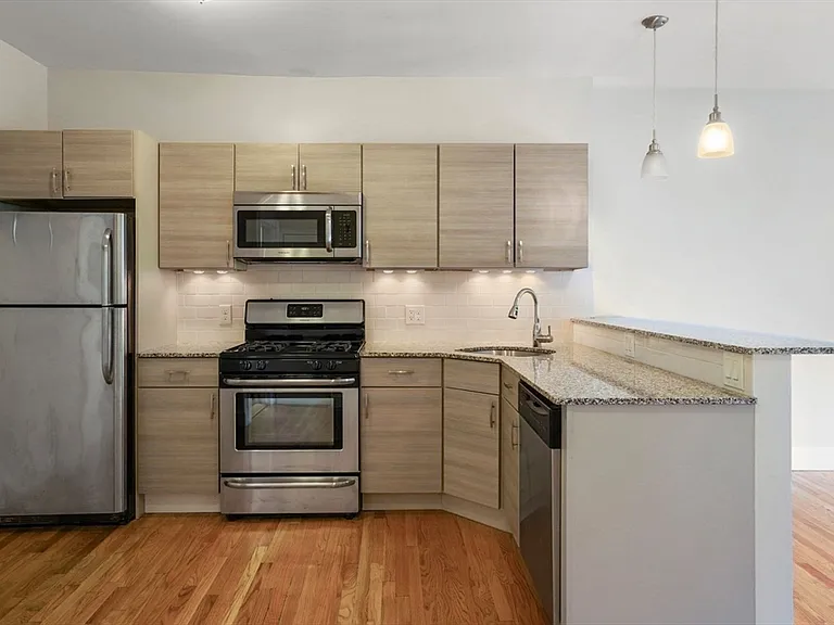 228 Commonwealth Ave #7 — Photo 6