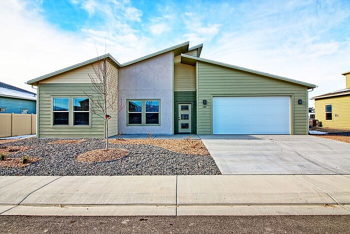1st image of 387 Hidden River Dr