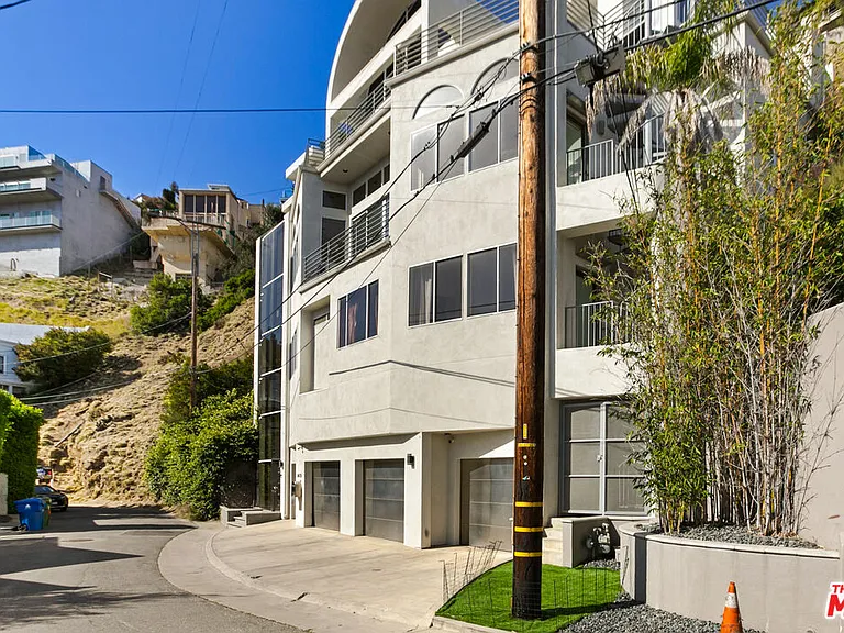 8435 Franklin Ave — Photo 54