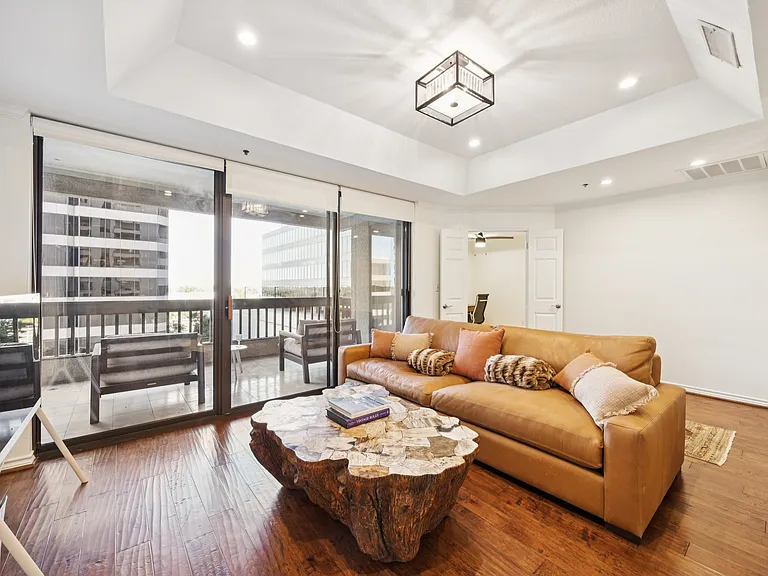 5909 Luther Ln #800 — Photo 3
