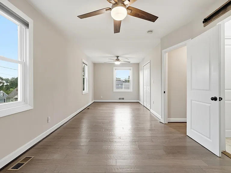 10 Birch Ave — Photo 6