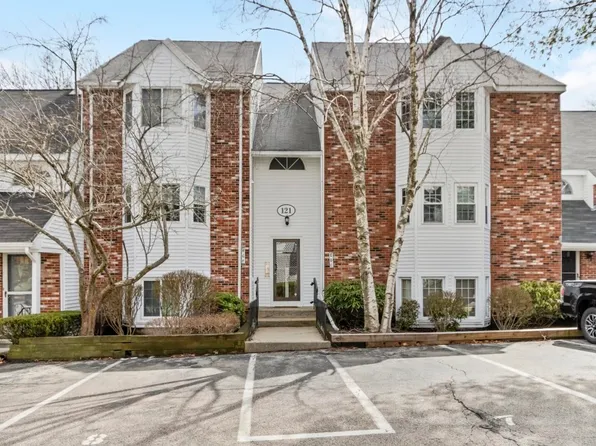 121 Tall Oaks Dr Unit E, Weymouth, MA 02190