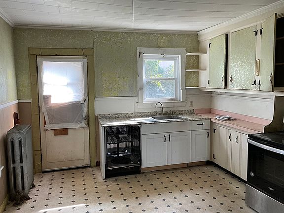 5th image of 88 Kingman St