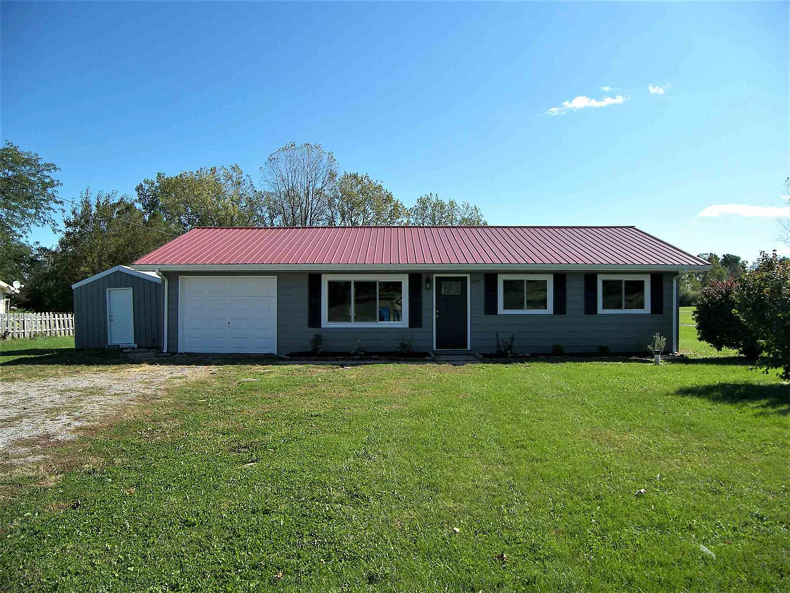 1627 Fisher Ave photo 1