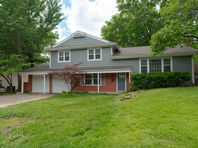 9300 Outlook Dr — Photo 1