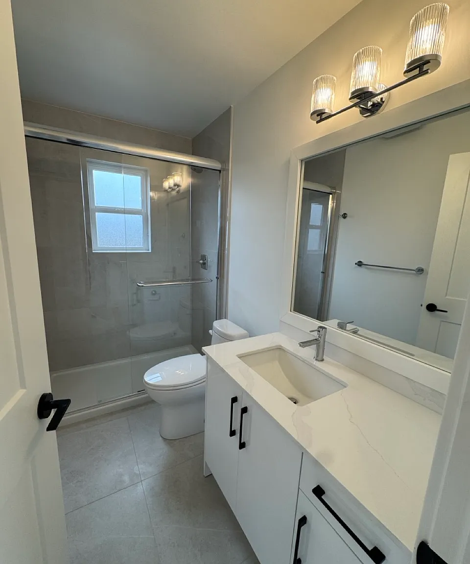 3 bed, 1000 sqft, $2,700 — Photo 2