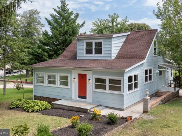 203 Oak Ave, Essex, MD 21221