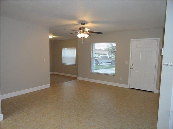 4th image of 2630 Shad Ct