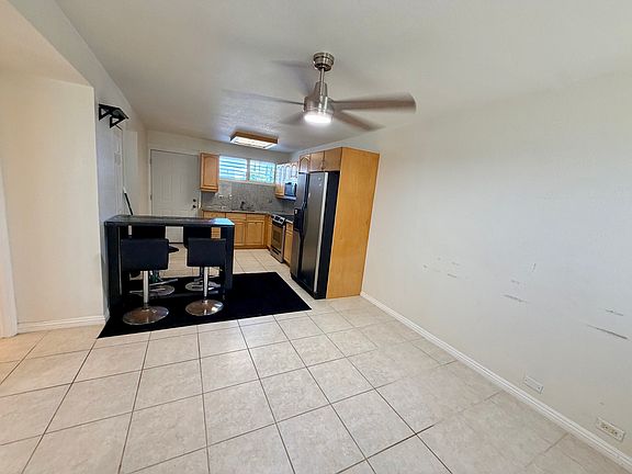 3rd image of 909 University Ave APT 107