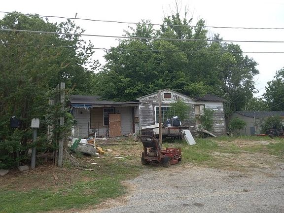 3rd image of 318 N Walnut Ave