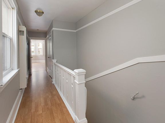 3rd image of 623 Natoma St