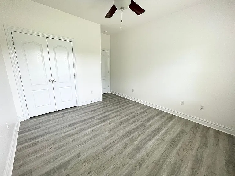 150 Travis Blvd — Photo 22
