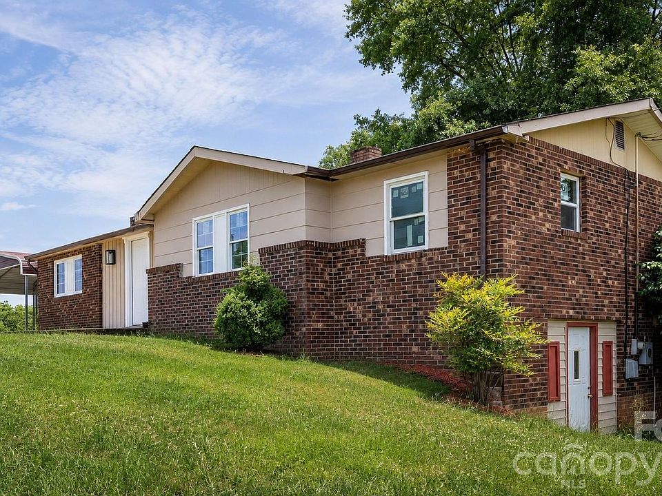 1st image of 607 Carlos St
