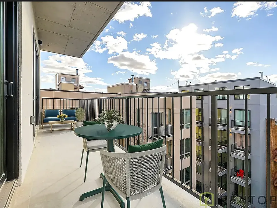 272 S 1st St #5E