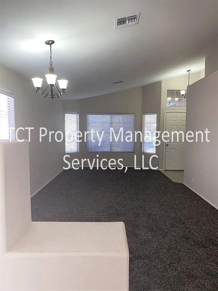 3 bed, 2.0 bath, 1473 sqft, $1,995 — Photo 2