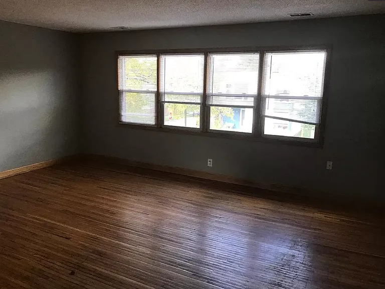 2419 Plymouth Ave N #202 — Photo 6