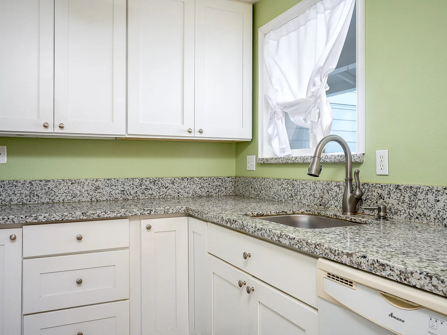 1 bed, 650 sqft, $1,500 — Photo 3