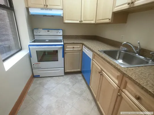 Rented by Sovereign Associates | media 45