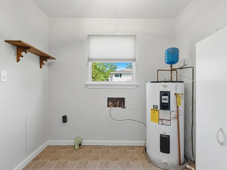 1276 Phils Dr — Photo 18