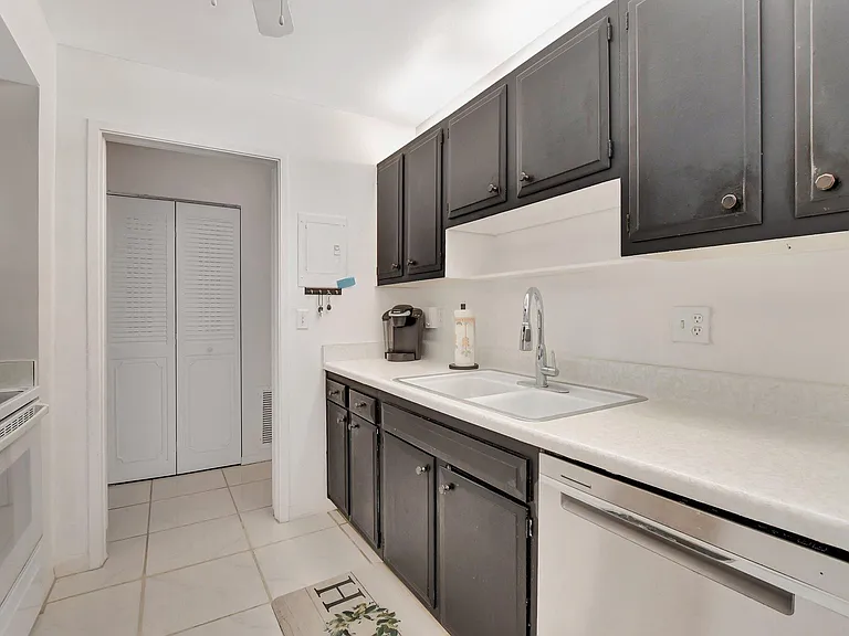 2121 N Ocean Blvd #1406W — Photo 9