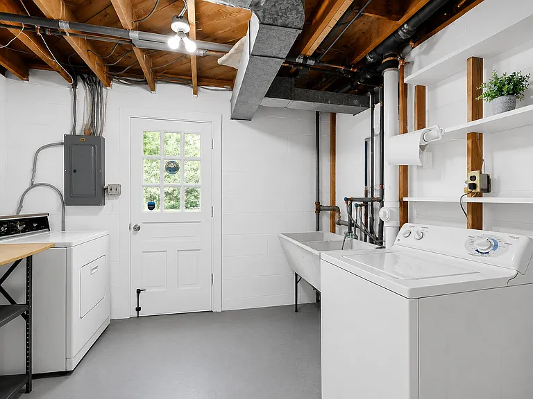 7608 Wellesley Dr — Photo 25