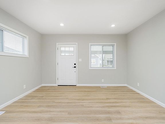 4th image of 215 N Hamilton Ave