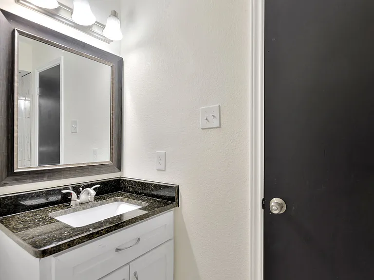 9010 Freeland St — Photo 17