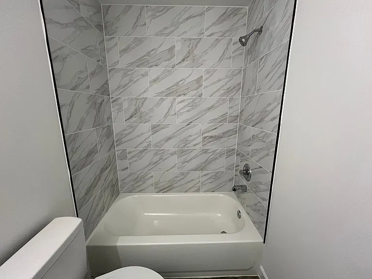 91 E Biscayne Rd — Photo 8